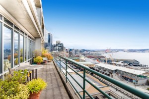 Condo-Deck 